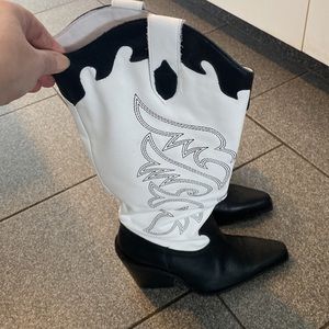 Cow-boy boots for women. Brand: l’intervalle.  Size 38 (8 / 8 1/2)